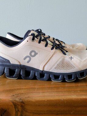 On Cloud X 3 Running Shoes Women's 11 Fawn/Magnet